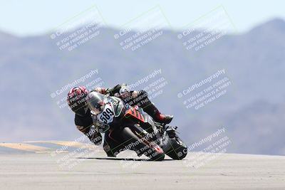 media/Apr-20-2025-CVMA (Sun) [[39090e8767]]/Race 9-Formula LW Twins Shootout/